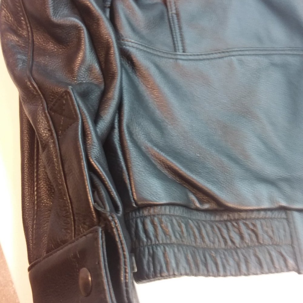 Ladies Leather Jacket - Picture 2 of 7